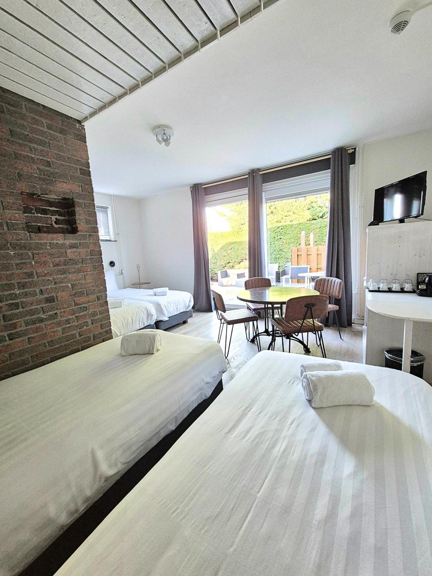 Hotel Den Burg Kültér fotó