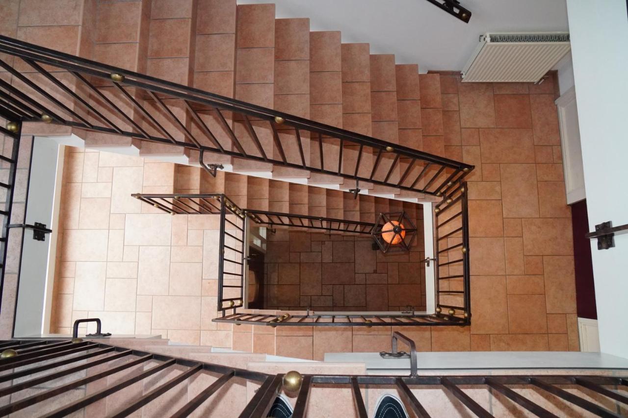 Hotel Den Burg Kültér fotó
